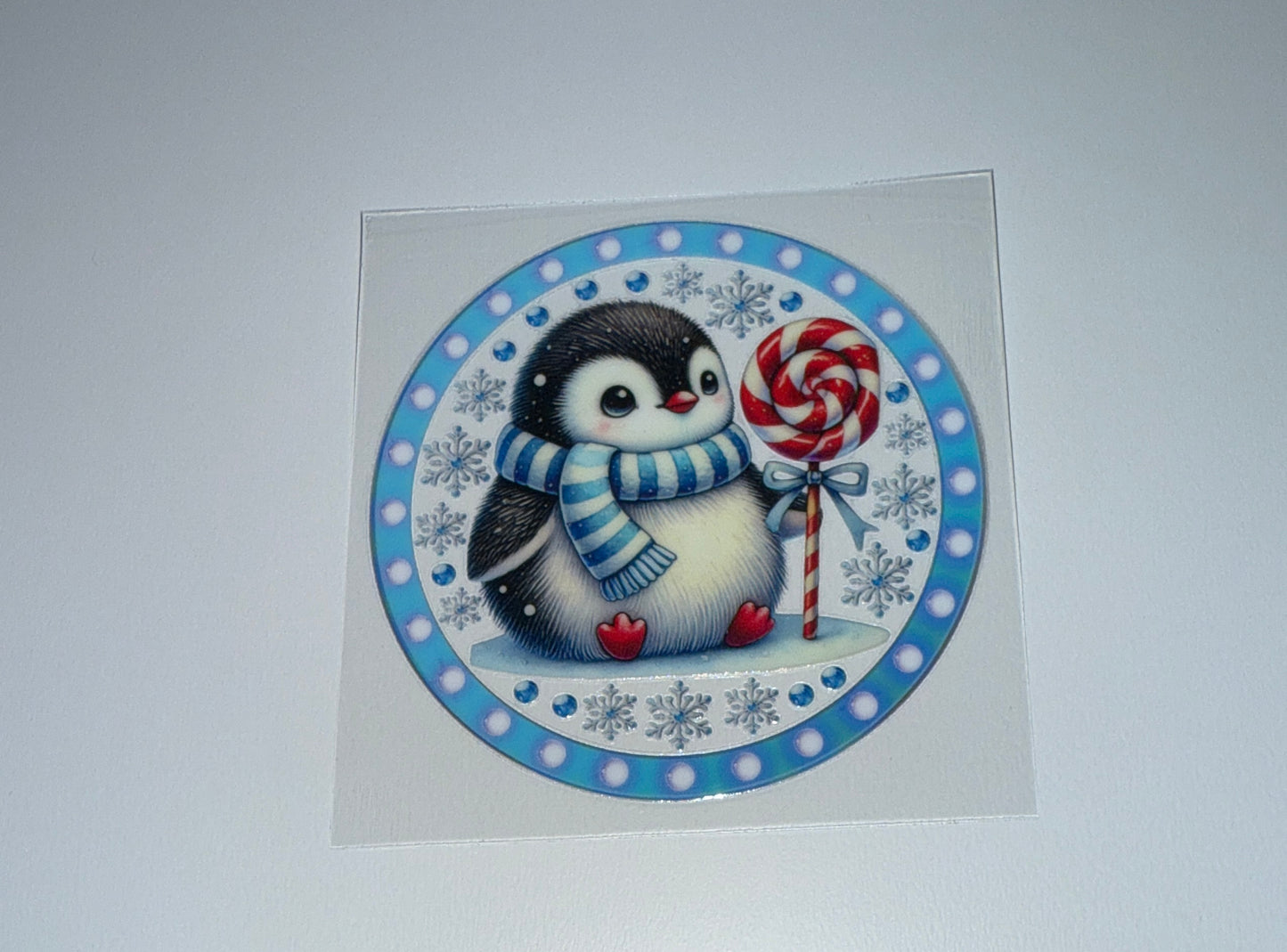 Penguin - Circle Ornament Decal